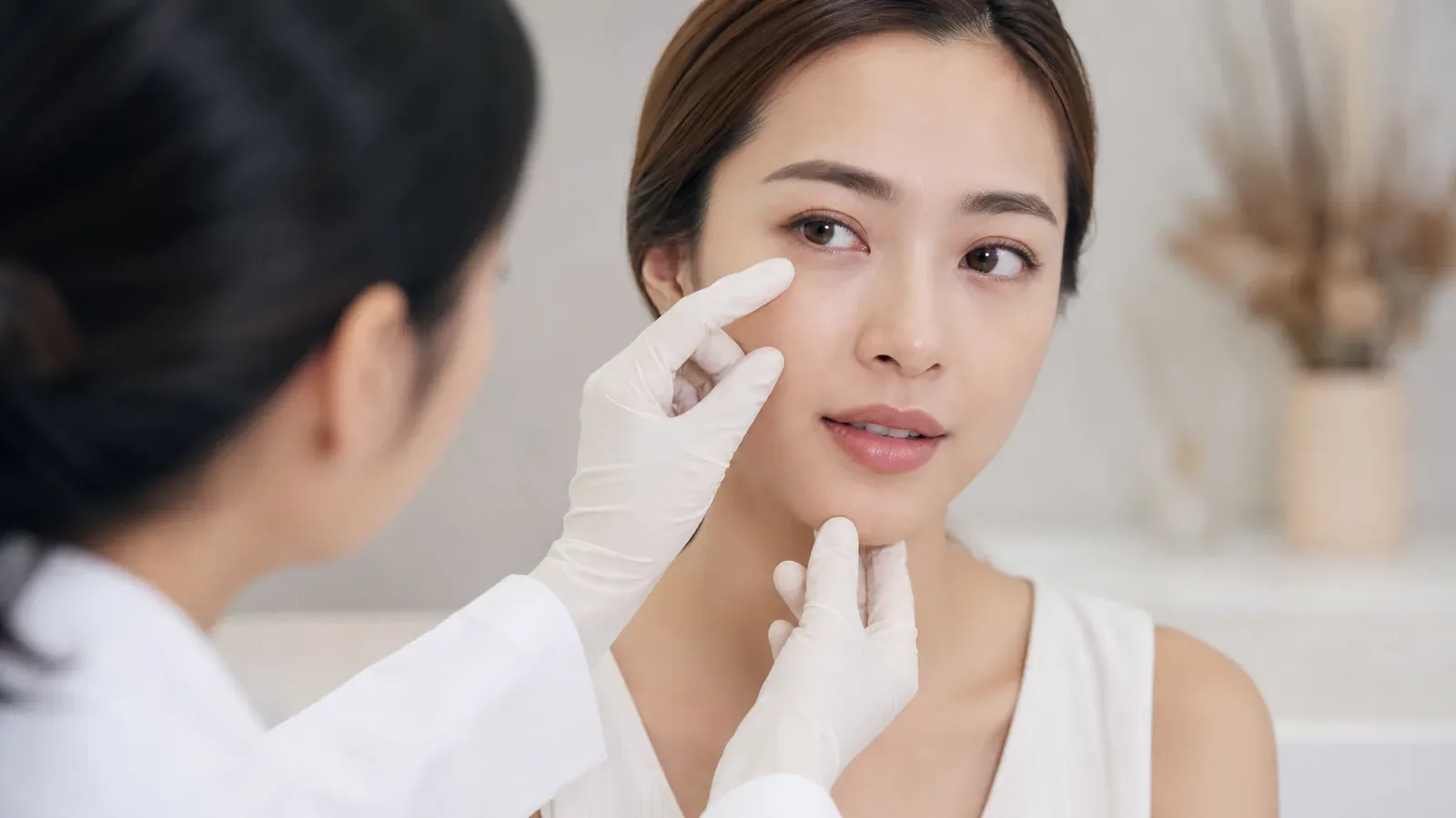 「JUVEDERM VOLBELLA – 豐唇淚溝透明質填充劑」的專題圖片